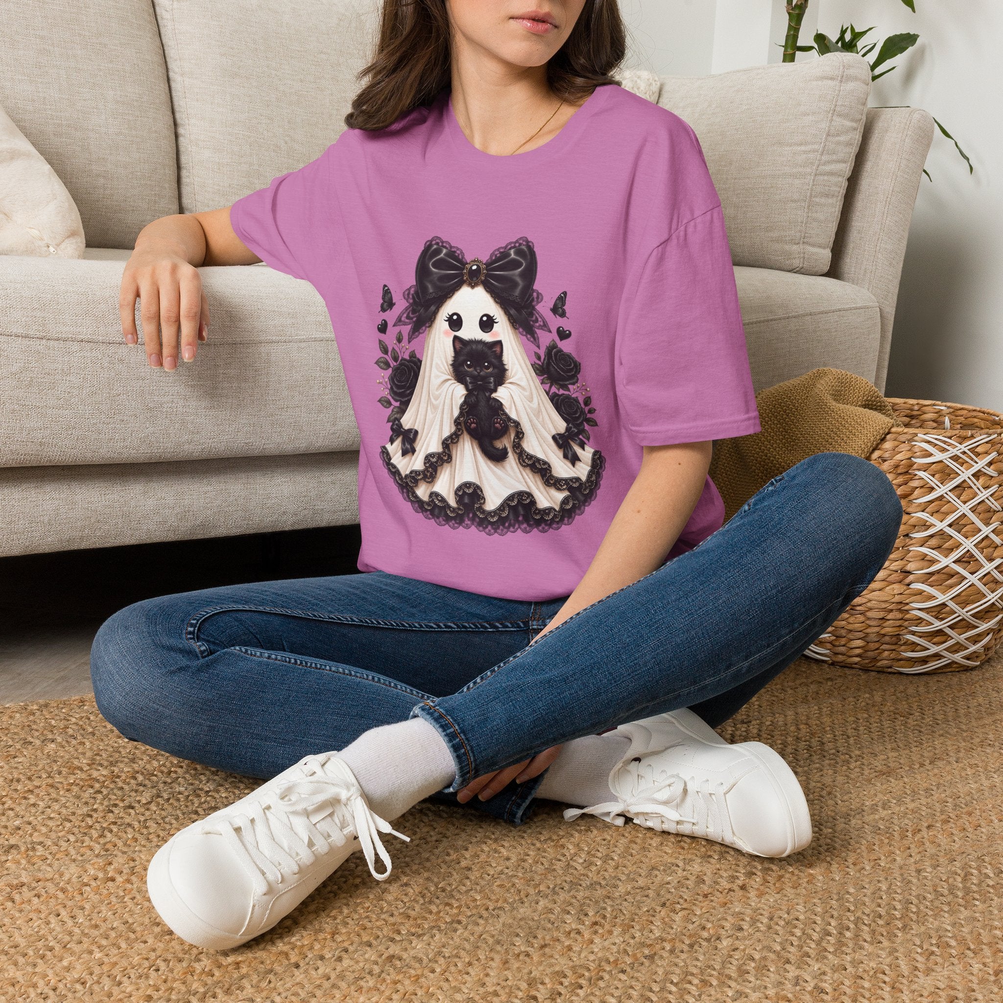 Lace Kitten Ghost Tee - Gildan