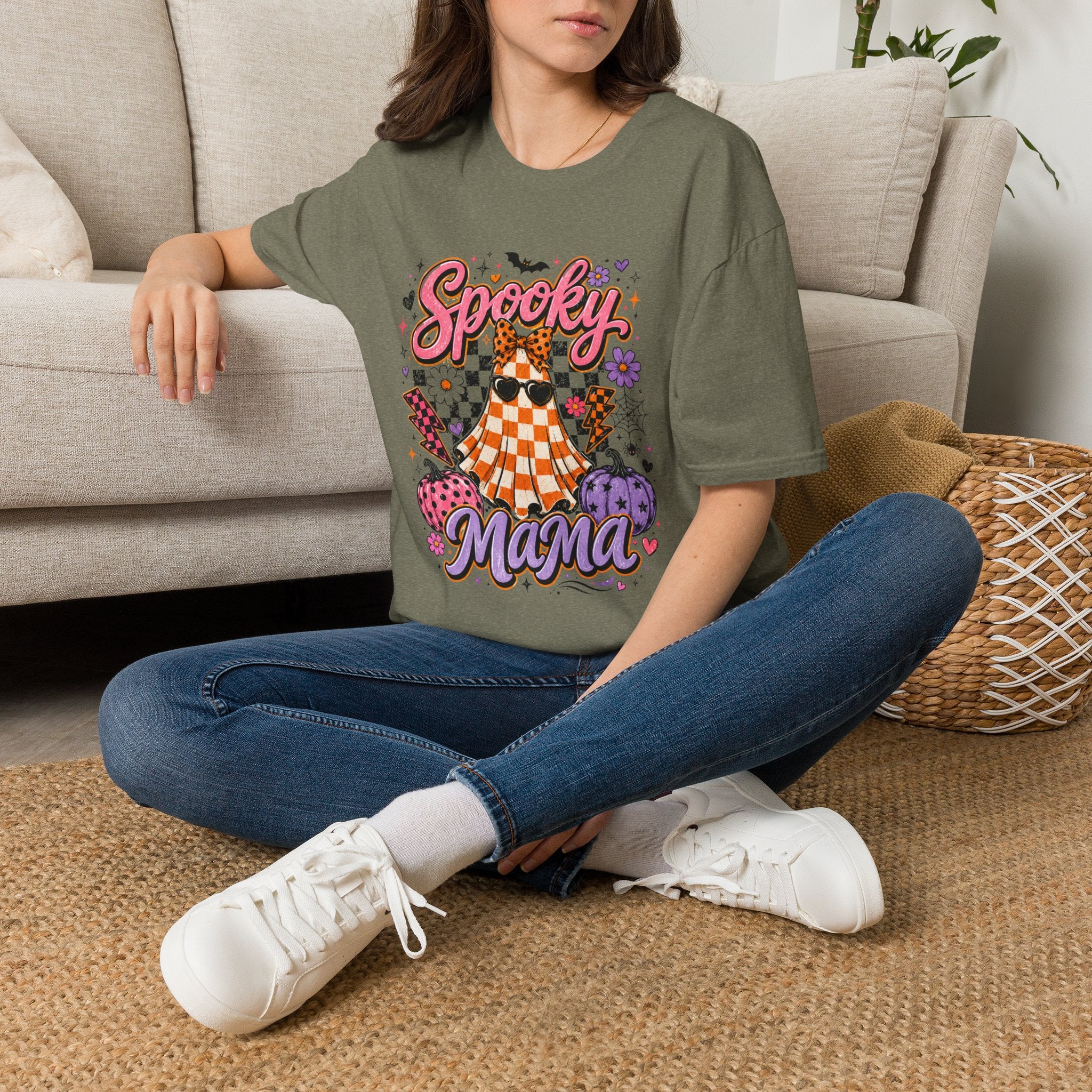 Spooky Mama Tee - Gildan